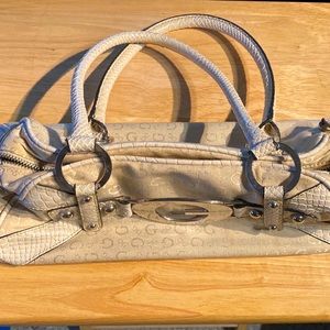 Designer Guess shoulder bag Purse Zip Closure